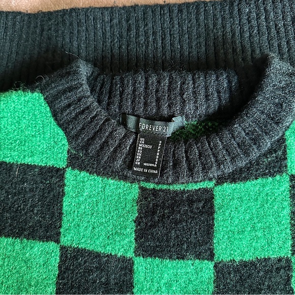 Trendy Checkered Forever 21 Cropped Sweater Vest - Picture 4 of 4